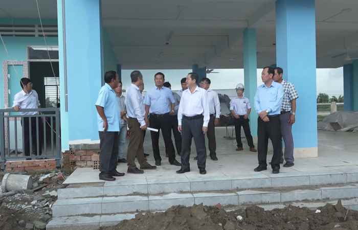 Vĩnh Châu: Bí thư Thị ủy khảo sát Trung tâm Y tế và Trường nội trú